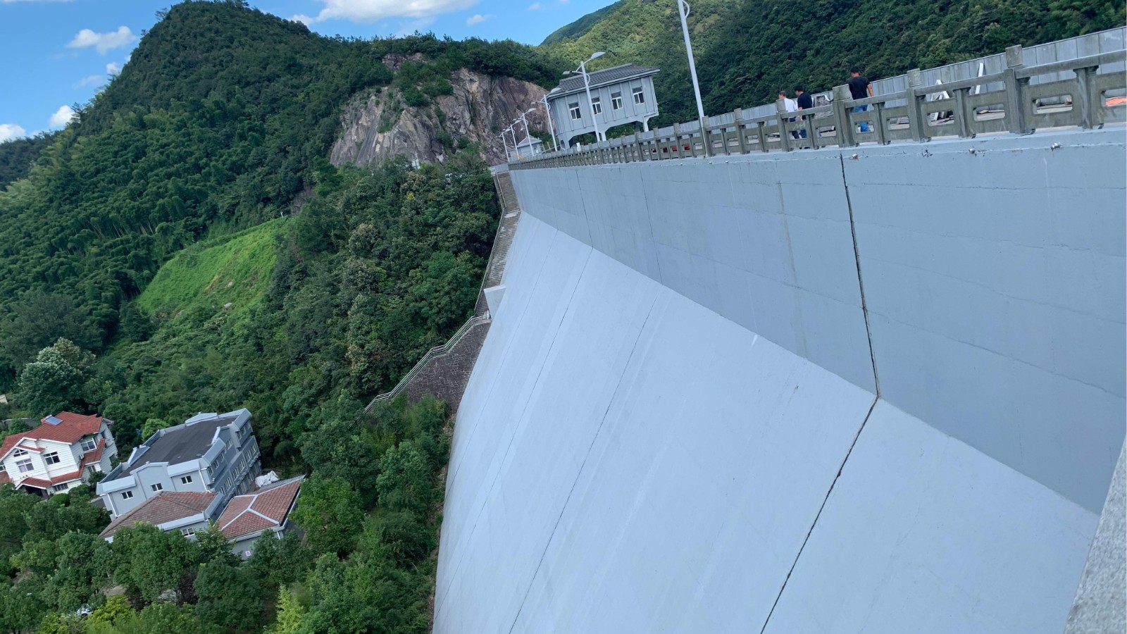 壩后施工后.jpg 壩后施工后.jpg