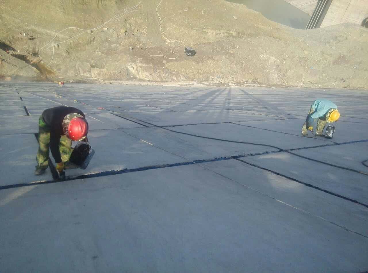 聚氨酯嵌縫 (1).jpg